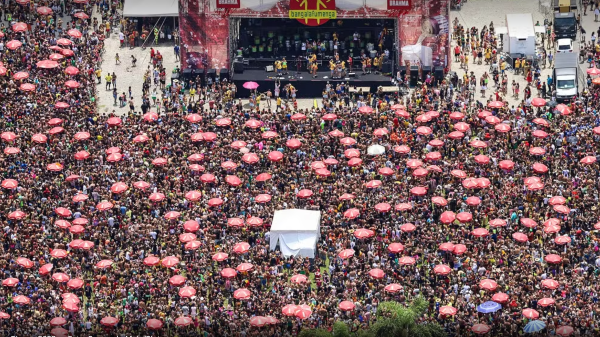 O bloco Bangalafumenga anunciou na última terça-feira (25), o cancelamento do desfile de 2025. O coletivo de organizadores publicou um manifesto nas redes sociais, criticando o atual modelo de gestão do carnaval de rua do Rio. Fundado em 1998, o "Banga", teve público estimado de mais de 100 mil foliões em 2024.