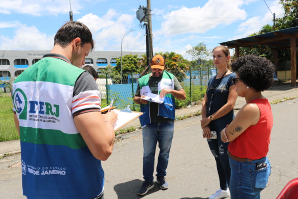 O Instituto de Terras e Cartografia do Estado do Rio de Janeiro (ITERJ) publicou a terceira prorrogação do contrato para o Programa Mutirão Comunitário Solidário (MCS). Segundo publicação no Diário Oficial, o novo termo aditivo prorroga o prazo e aplica um reajuste de R$ 6,5 milhões. A favorecida é a Associação para Serviços de Atendimento Social – ASAS.