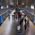 A passagem do Metrô Rio vai subir de R$ 7,50 para R$ 7,90, a partir do dia 12 de abril. O aumento de 5,33% foi autorizado nesta terça-feira (25) pela Agência Reguladora de Serviços Públicos Concedidos de Transportes, a Agetransp.