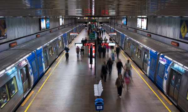 A passagem do Metrô Rio vai subir de R$ 7,50 para R$ 7,90, a partir do dia 12 de abril. O aumento de 5,33% foi autorizado nesta terça-feira (25) pela Agência Reguladora de Serviços Públicos Concedidos de Transportes, a Agetransp.