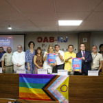 A Seccional Rio de Janeiro da Ordem dos Advogados do Brasil (OAB-RJ), por meio da Diretoria de Defesa da Diversidade, lançou, na última quarta-feira (26), a campanha ‘OAB-RJ pela Diversidade no Carnaval’. Durante os dias de folia, a Seccional vai atender vítimas de crimes de intolerância, por Whats App, e orientar sobre como proceder e em quais órgãos buscar atendimento adequado.