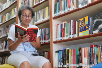 Em comemoração ao Dia Internacional da Doação de Livros, celebrado no dia 14 de fevereiro, a Rede de Bibliotecas Sesc RJ arrecadará doações de livros até o final do mês para serem destinados a instituições, salas de leitura e bibliotecas. As equipes técnicas das bibliotecas estarão a postos para realizar a análise imediata dos itens em cada intenção de doação para que seja garantida a qualidade da arrecadação.