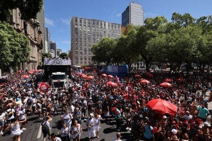 Turismo impulsiona crescimento dos serviços no Rio em março, aponta Fecomércio