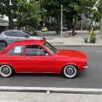 Donos de carros clássicos usados em 'Ainda Estou Aqui' fazem desfile no Rio; vídeo