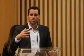Eduardo Cavaliere falta audiência da Força Municipal e é criticado por vereadores