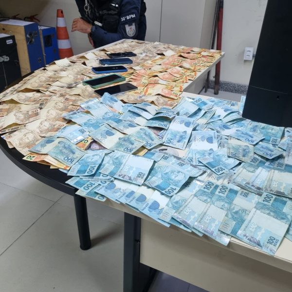 Homem é preso em Teresópolis com quase R$ 50 mil em dinheiro vivo 51 Homem é preso em Teresópolis com quase R$ 50 mil em dinheiro vivo