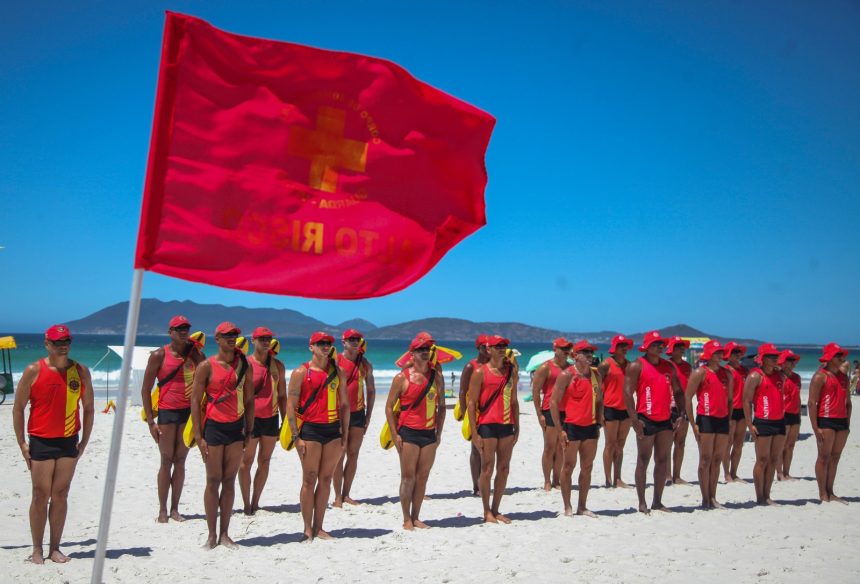 Bombeiros realizam 105 resgates de afogados nos primeiros dias de Carnaval