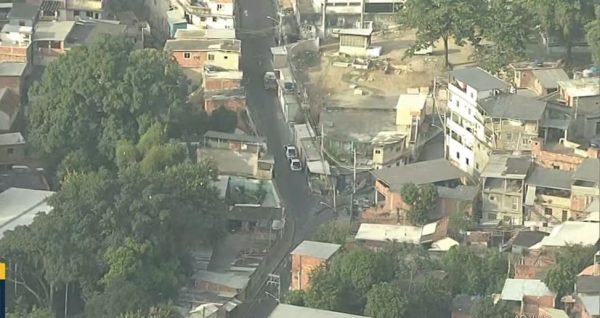 Operação da Polícia Civil no Lins mira envolvidos na morte de médica da Marinha