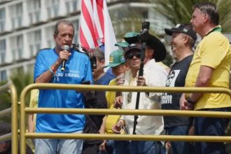 Valdemar Costa Neto, em Copacabana, diz ter 'fé' na candidatura de Bolsonaro em 2026