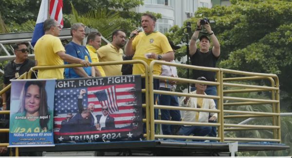 Bolsonaro discursa em Copacabana: 'Se algo acontecer comigo, continuem lutando' 48 Bolsonaro discursa em Copacabana e volta a questionar eleições de 2022