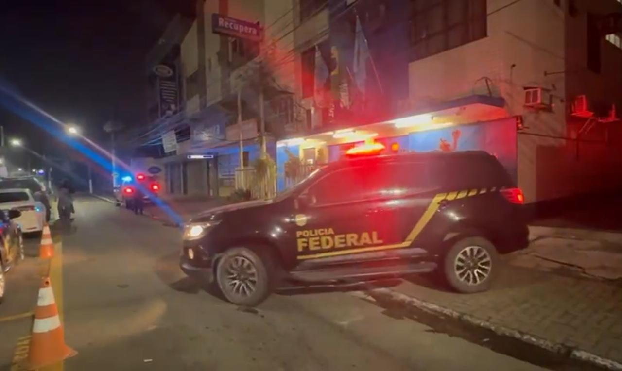 PF faz buscas em clubes de tiro por comércio ilegal de armas