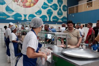 Prefeitura faz emergencial de R$ 1,7 milhão para restaurante popular no Rio