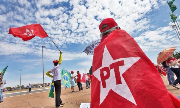 Recurso à executiva nacional do PT vai questionar a explosão de novos filiados no Rio 48 A campanha nacional de filiação do PT conquistou 341.315 novos petistas em todo o Brasil, mas a explosão, especialmente registrada no Rio de Janeiro, está sendo questionada em recurso à direção nacional