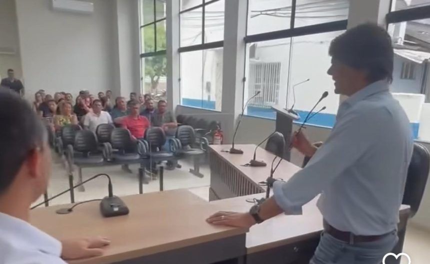 O presidente estadual do PSD, Pedro Paulo, em Cambuci: sete cidades em um dia e organização de pajelança com Kassab como estratégias partidárias