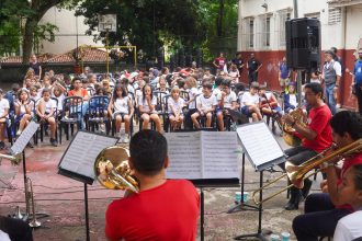 Alunos de escola em Laranjeiras vivem dia de orquestra