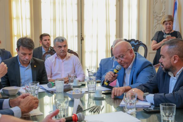 Vereadores no colégio de líderes: não houve consenso sobre o novo texto do projeto de emenda à Lei Orgânica do Município sobre armar a Guarda e mudar a nomenclatura para Força de Segurança Municipal