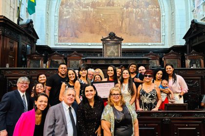 A Assembleia Legislativa do Rio (Alerj) homenageou nesta segunda-feira (31) com o Diploma Mulher Cidadã Leolinda de Figueiredo Daltro, dez personalidades que contribuíram para a defesa dos direitos da mulher e questões de gênero no estado. Uma das agraciadas foi a pedagoga Gisele Herdy.