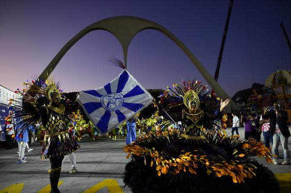 A Acadêmicos de Niterói se consagra como a grande campeã da Série Ouro do carnaval 2025. Com o enredo "Vixe Maria", a azul e branca da cidade sorriso exaltou a cultura popular das quadrilhas de festa junina na Marquês de Sapucaí e desembarcou em Maracanaú, no Ceará, onde é realizado um dos maiores São João do mundo.