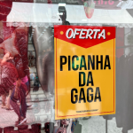 Quem anda pela Rua Senhor dos Passos, no coração do Saara, Centro do Rio, já consegue ouvir a música de Lady Gaga tocando nas caixas de som. Após o mega show da Madonna em 2024 inaugurar o plano ambicioso da Prefeitura do Rio de sediar sempre no mês de maio, um evento de grandes proporções, a cidade já se prepara para receber o show da Lady Gaga, marcado para o dia 3 de maio.