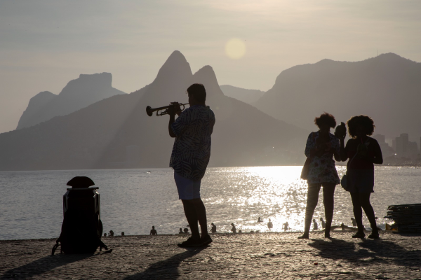 O turismo brasileiro já tem muito o que comemorar em 2025. O mês de fevereiro registrou cerca de 1,3 milhão de chegadas de turistas no país. O número é 59,2% maior que os referentes ao mesmo mês em 2024. E alcança o recorde do período na série histórica.