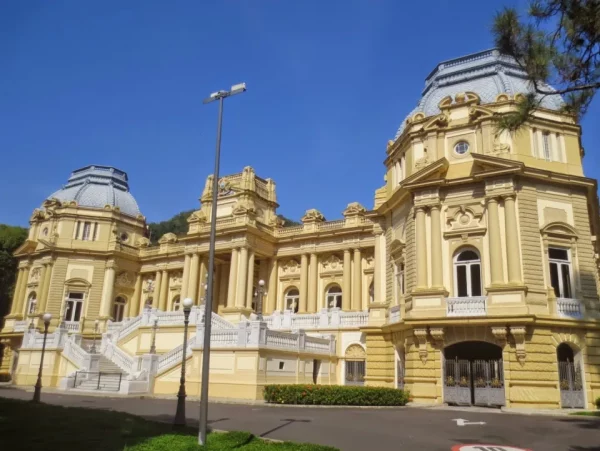 Governador também decreta ponto facultativo e todo o estado terá mega feriado