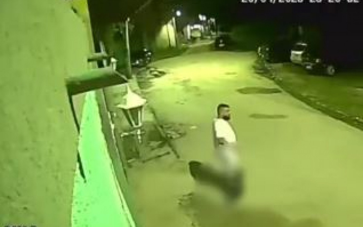 Cadela arrastada por corda é encontrada morta na Zona Oeste; vídeo