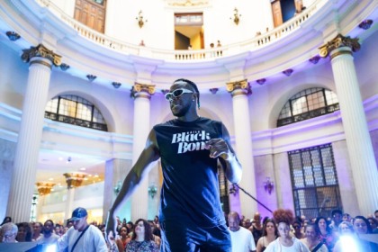 A segunda semana do mês de abril vai ser agitada no Centro Cultural Banco do Brasil (CCBB) do Rio. No embalo do charme e do samba, a programação vai contar com aulas de dança, resenha e roda de samba para celebrar os dois ritmos e a cultura carioca.