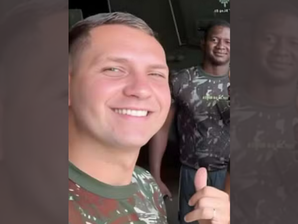 Dois sargentos do Exército são assassinados em Nova Iguaçu 51 Dois sargentos do Exército são assassinados em Nova Iguaçu