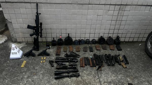 Acari tem manhã de tiroteio com criminoso morto e fuzil apreendido
