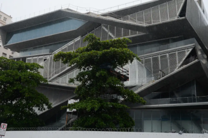 Auditoria do Tribunal de Contas do Estado (TCE) identificou falhas graves de planejamento na retomada das obras do Museu da Imagem e do Som (MIS), em Copacabana, durante o início da gestão do governador Cláudio Castro (PL), em 2021.