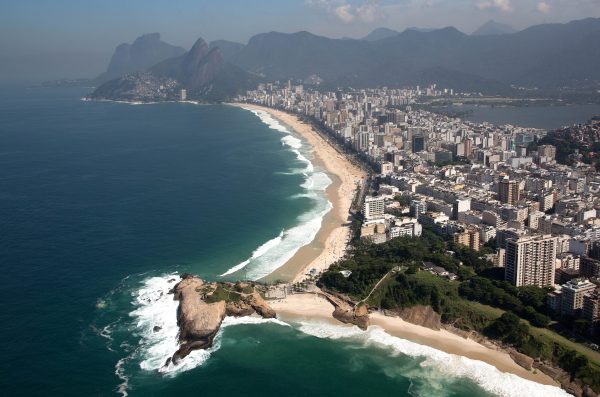 Gestora paulistana prepara fundo de R$ 150 milhões focado em imóveis da Zona Sul do Rio 49 Vista aérea de praias da Zona Sul do Rio