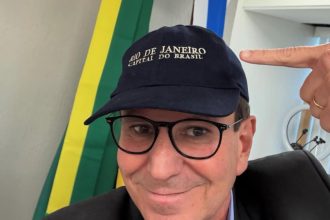 Vereadores, que não andam assim muito felizes com o prefeito Eduardo Paes (PSD), decidiram adiar a votação da autorização para a prefeitura contrair empréstimo de R$ 6 bilhões.