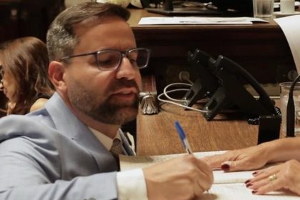 Vitor Hugo, líder do MDB na Câmara do Rio, é um dos rebelados que deixaram o blocão de apoio a Eduardo Paes (PSD): para recompor com o ex-aliado, prefeito criou, nesta sexta-feira, a Gerência Executiva Local (GEL) de Olaria