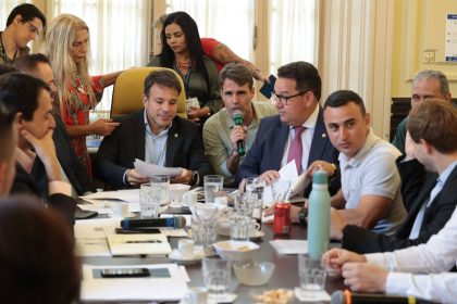 A reunião na qual a Prefeitura do Rio defendeu o novo projeto de mais-valia e mais-valerá, na Câmara do Rio: vereadores ficaram ressabiados com a proposta, que não contempla as zonas Norte e Oeste