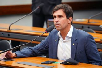 O deputado federal Luiz Lima deixa o PL e vai se filiar ao partido Novo ainda em maio