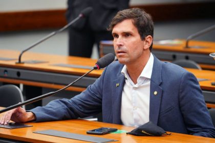 O deputado federal Luiz Lima deixa o PL e vai se filiar ao partido Novo ainda em maio