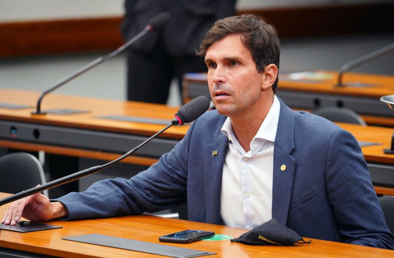 O deputado federal Luiz Lima deixa o PL e vai se filiar ao partido Novo ainda em maio