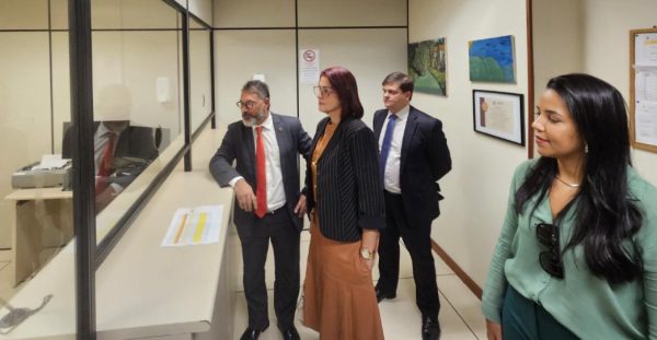 Integrantes da Comissão de Celeridade Processual da OAB-RJ visitam o Fórum Regional da Leopoldina e constatam que a falta de juízes titulares contribui para o acúmulo de processos
