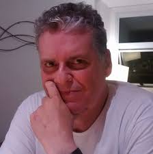 Morre Luiz Antonio Mello, ex-diretor da Rádio Fluminense, aos 70 anos