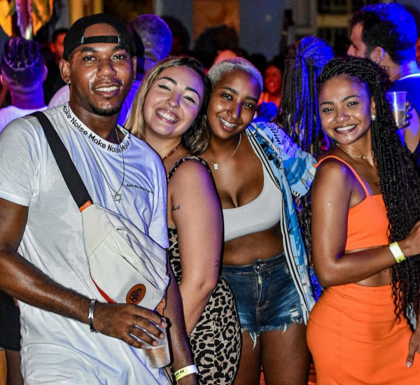 'Que tal um samba?': jornalista cria página para valorizar os protagonistas do movimento 62 pagode 90