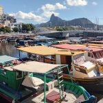 Na Baía de Guanabara, uma piscina que virou ancoradouro
