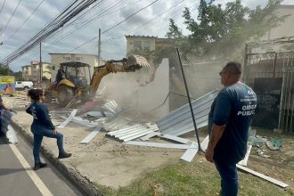 Oito construções irregulares são demolidas em Campo Grande; veja o vídeo