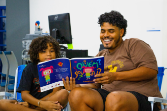 Projeto 'Leituras na Favela' leva o poder da literatura para o Complexo da Maré