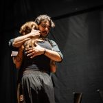 Espetáculo no Teatro Laura Alvim marca estreia da influenciadora Nick Dutra como atriz