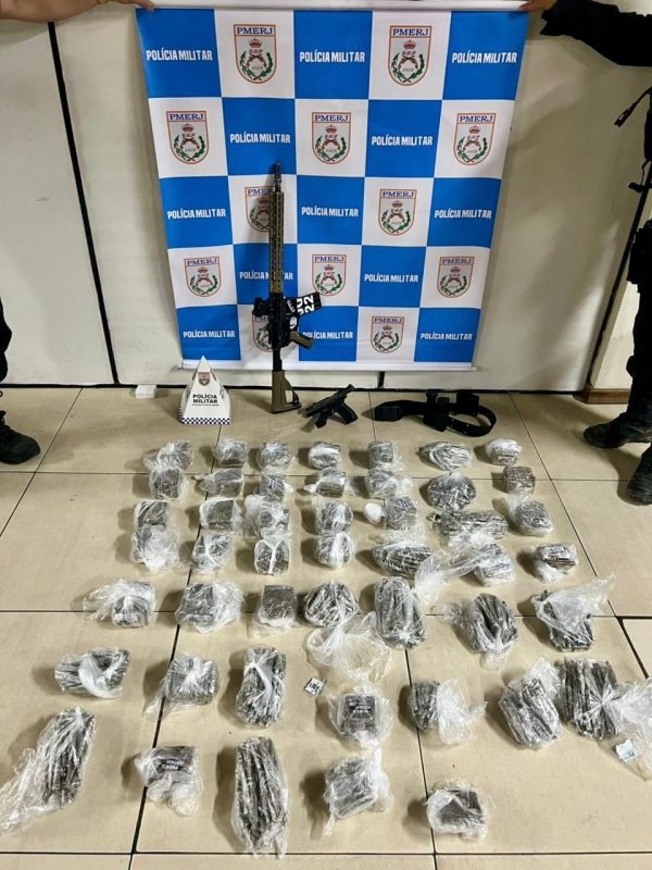 Chefe do tráfico morre durante confronto com a PM em favela de Niterói