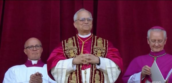Robert Francis Prevost, dos Estados Unidos, é eleito papa Leão XIV