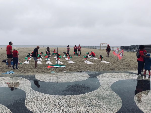 Ato em Copacabana relembra mães e crianças mortas na guerra entre Israel e Hamas