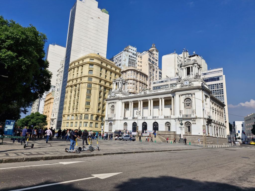 Guardas chegam à Cinelândia para audiência sobre a Força de Segurança Municipal 62 Imagem do WhatsApp de 2025 05 22 as 10.28.49 9522ec5c
