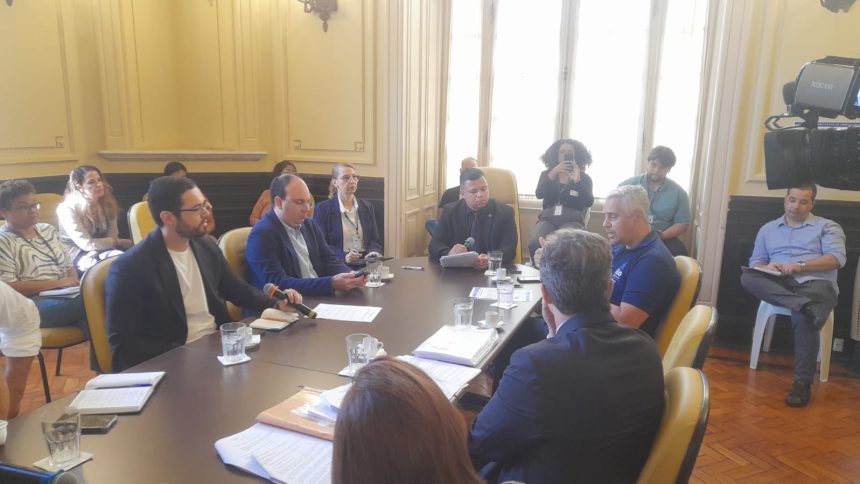 Secretario de Trabalho e Pedro Duarte travam embate sobre regulamentação do Airbnb