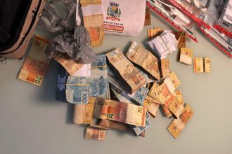 PF encontra R$ 140 mil em imóvel ligado a auditor fiscal na Zona Sul